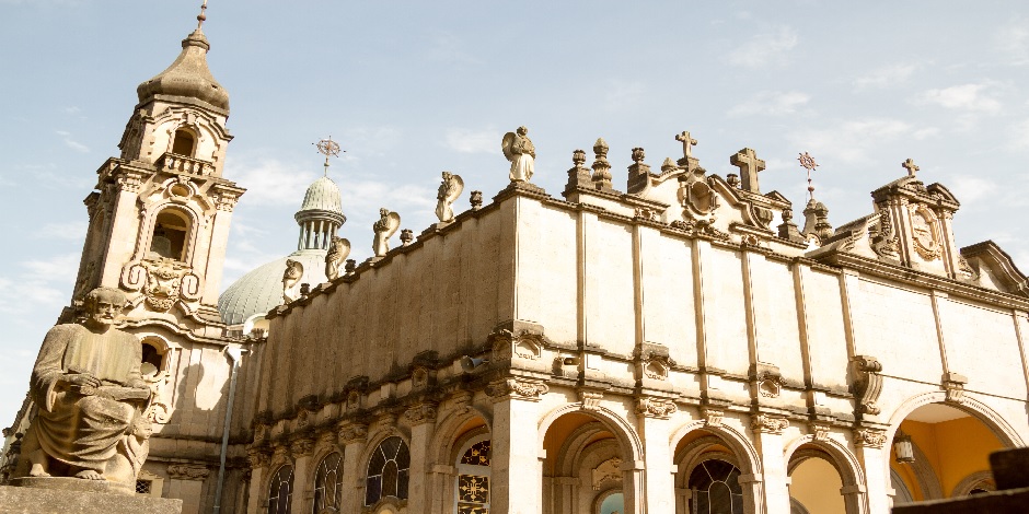 Cathédrale De La Sainte Trinité à Addis Abeba